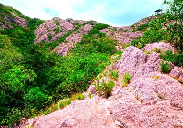Rosa Thiriwana Kanda (Pink Quartz Mountain Range)