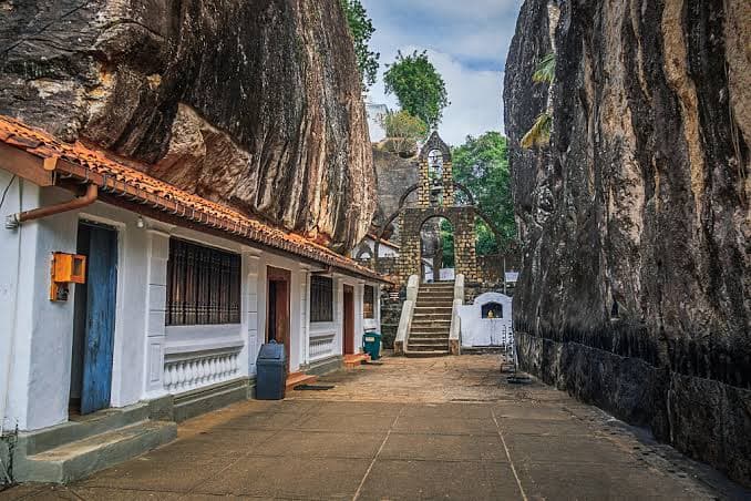 Aluvihare Rock Temple